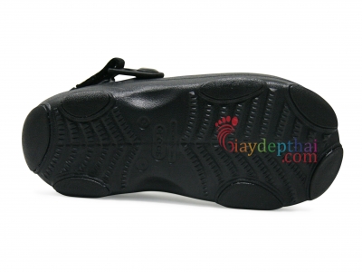 Sandal bé trai bé gái Crocs Classic All-Terrain hai quai (Đen)